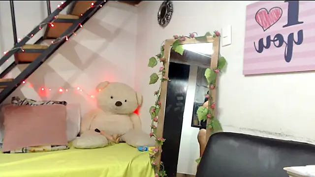 Snapshot of luna_sky83 chatting on 30, 12, 2024 luna sky83 online show from 30, 12, 2024
