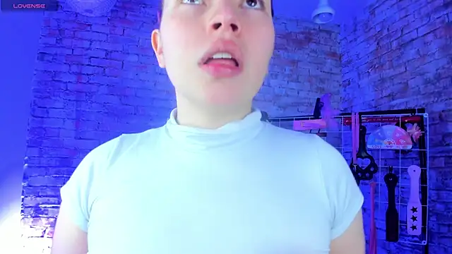 Cherry xoxx online show from 9, 9, 2025