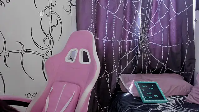 Snapshot of AlyRoses chatting on 19, 6, 2026 AlyRoses online show from 19, 6, 2026
