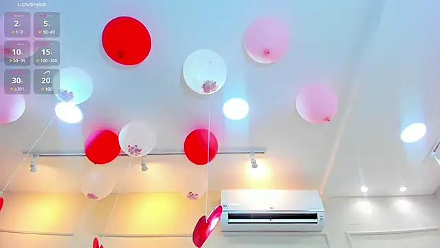 nahomygrey  online show from 17, 2, 2025