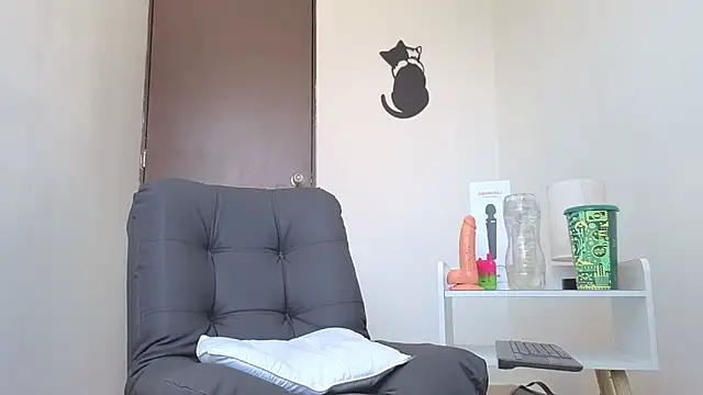 Snapshot of Saturno_v chatting on 22, 10, 2025 Saturno v online show from 22, 10, 2025