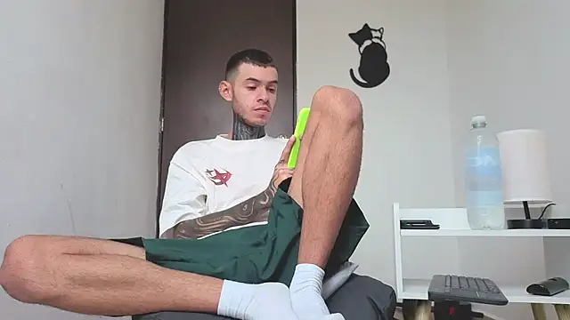 Snapshot of Saturno_v chatting on 27, 11, 2025 Saturno v online show from 27, 11, 2025