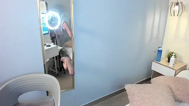 escarleth   online show from 10, 3, 2025