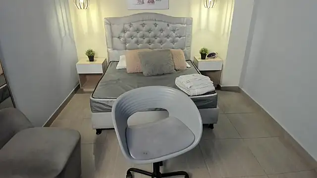 escarleth   online show from 15, 11, 2025