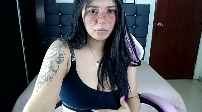 sarah moon2 online show from 18, 2, 2025