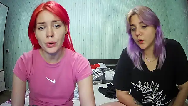 Snapshot of ChrisGirls chatting on 4, 12, 2024 ChrisGirls online show from 4, 12, 2024