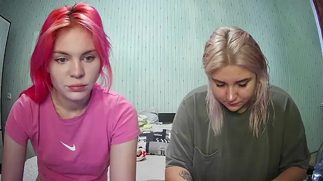 Snapshot of ChrisGirls chatting on 27, 12, 2024 ChrisGirls online show from 27, 12, 2024