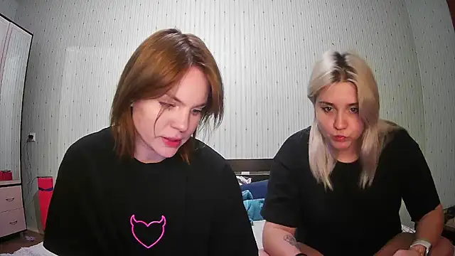 Snapshot of ChrisGirls chatting on 6, 2, 2025 ChrisGirls online show from 6, 2, 2025