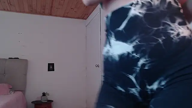 Emilyswan04 online show from 10, 1, 2025