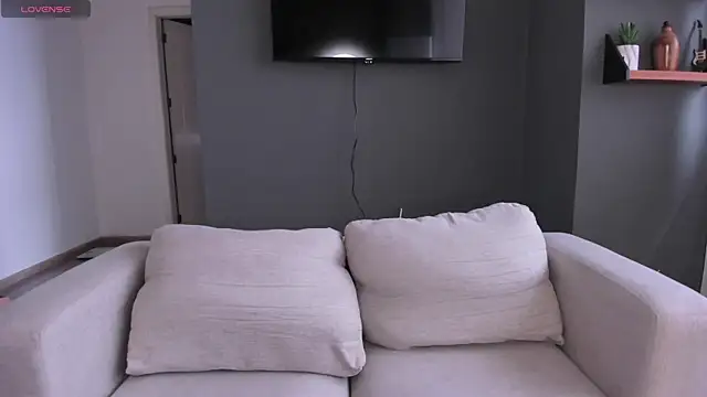 Snapshot of jessica_tenderly chatting on 17, 12, 2025 jessica tenderly online show from 17, 12, 2025