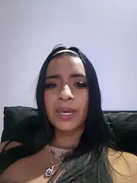Laura fernandezII online show from 4, 2, 2025