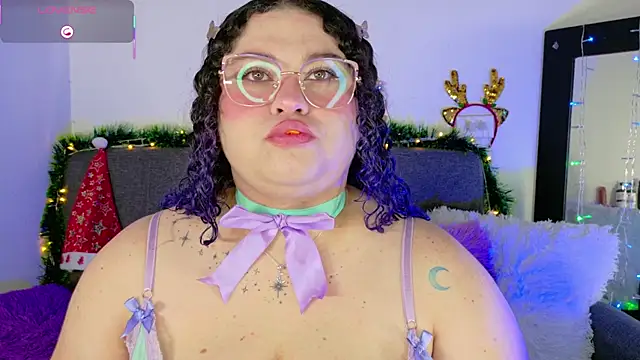 Snapshot of lunitaa0 chatting on 4, 12, 2025 lunitaa0 online show from 4, 12, 2025