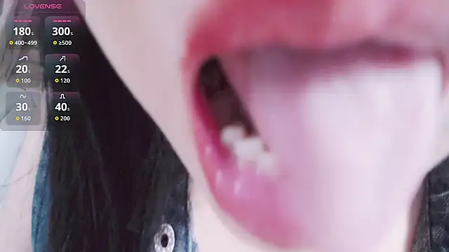 Snapshot of CN-Lily chatting on 19, 11, 2025 CN-Lily online show from 19, 11, 2025