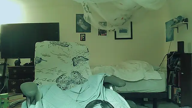 Snapshot of PolinaLoveX chatting on 4, 2, 2025 PolinaLoveX online show from 4, 2, 2025