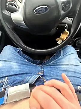 Titanhoott online show from 3, 12, 2025