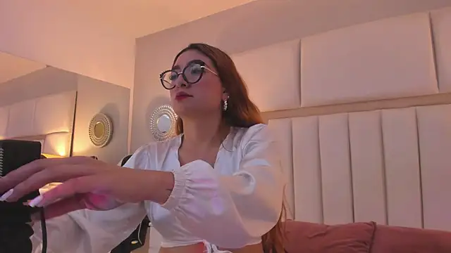 Snapshot of AmbarSantany chatting on 6, 2, 2025 AmbarSantany online show from 6, 2, 2025