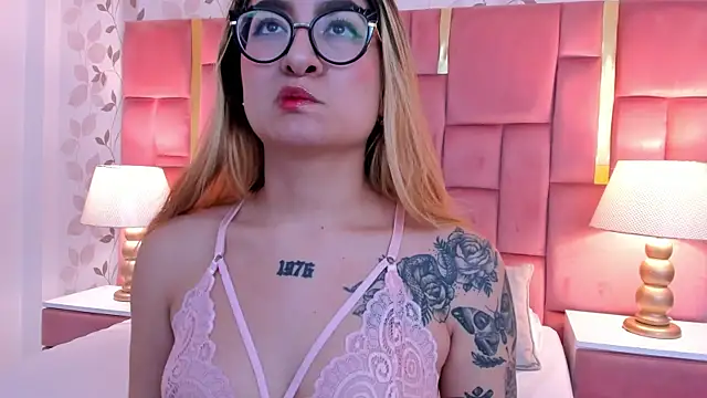 Snapshot of AmbarSantany chatting on 25, 9, 2025 AmbarSantany online show from 25, 9, 2025