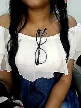 Snapshot of Lovely_mam444 chatting on 14, 12, 2024 Lovely mam444 online show from 14, 12, 2024