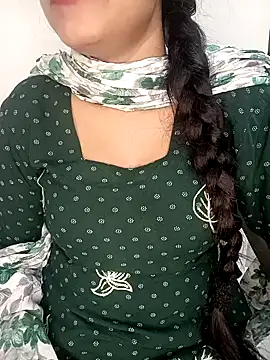 Snapshot of Lovely_mam444 chatting on 17, 12, 2024 Lovely mam444 online show from 17, 12, 2024