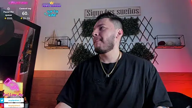 Snapshot of Angelgraham_1 chatting on 3, 11, 2025 Angelgraham 1 online show from 3, 11, 2025