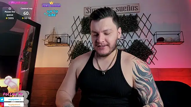 Snapshot of Angelgraham_1 chatting on 2, 12, 2025 Angelgraham 1 online show from 2, 12, 2025