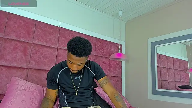 Snapshot of Drake_Nassir4 chatting on 6, 1, 2025 Drake Nassir4 online show from 6, 1, 2025
