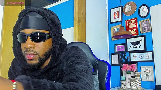 Snapshot of Drake_Nassir4 chatting on 1, 10, 2025 Drake Nassir4 online show from 1, 10, 2025
