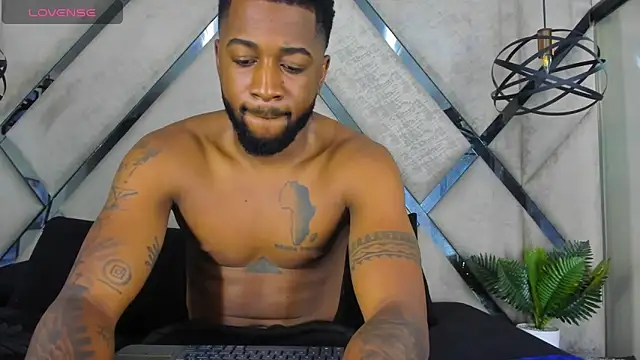 Snapshot of Drake_Nassir4 chatting on 16, 10, 2025 Drake Nassir4 online show from 16, 10, 2025