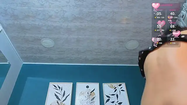 Snapshot of GabyPetit chatting on 8, 9, 2025 GabyPetit online show from 8, 9, 2025
