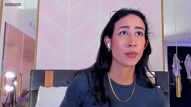 GabyPetit online show from 26, 11, 2025