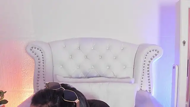 GabyPetit online show from 8, 4, 2026