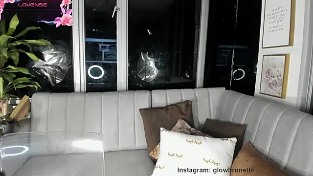 Megan Lim online show from 5, 2, 2025