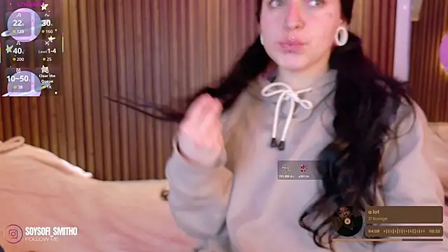 Snapshot of Lucy_Smith2 chatting on 21, 11, 2025 Lucy Smith2 online show from 21, 11, 2025