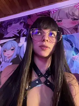 Snapshot of VioletaSubmissive chatting on 5, 1, 2025 VioletaSubmissive online show from 5, 1, 2025