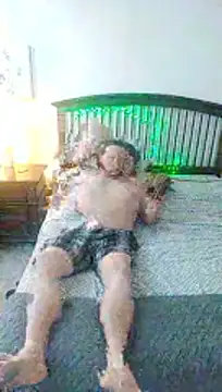 Snapshot of Boo-boo_kittyfux chatting on 19, 5, 2026 Boo-boo kittyfux online show from 19, 5, 2026