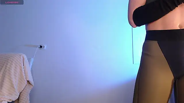 Eva Hailey  online show from 23, 11, 2025