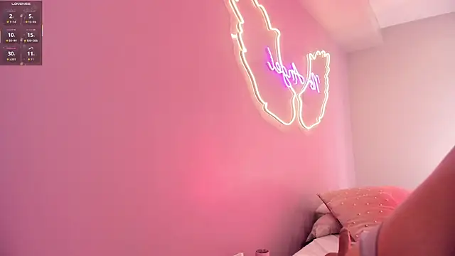 Ninna monroe  online show from 22, 10, 2025