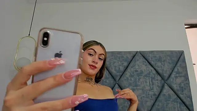 Snapshot of Lizz_Luna chatting on 22, 1, 2025 Lizz Luna online show from 22, 1, 2025