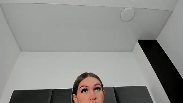 Snapshot of Lizz_Luna chatting on 11, 10, 2025 Lizz Luna online show from 11, 10, 2025