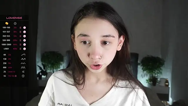 Snapshot of AislyEmbury chatting on 1, 2, 2025 AislyEmbury online show from 1, 2, 2025