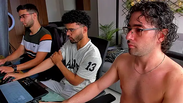 crisandrews online show from 17, 3, 2025