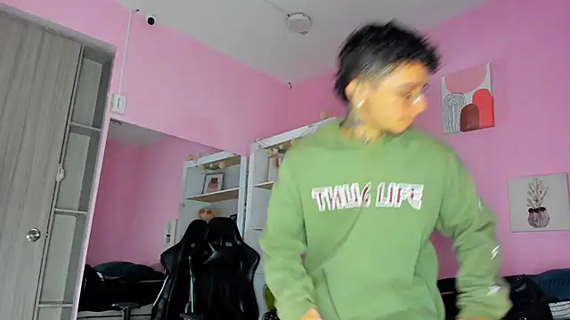 Ian Castillo  online show from 19, 11, 2025