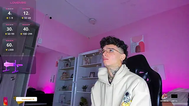 Ian Castillo  online show from 22, 12, 2025