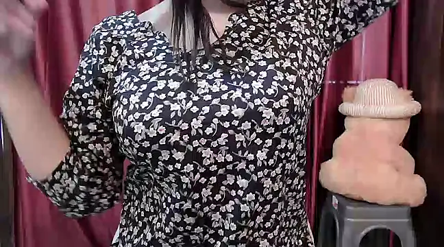 ANANYA-TIWARI online show from 20, 2, 2025