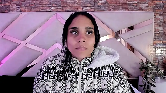 sophie pariss online show from 3, 12, 2025