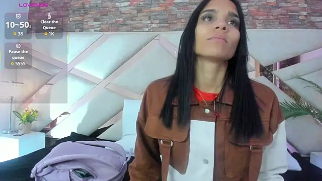 Snapshot of sophie_pariss chatting on 6, 2, 2026 sophie pariss online show from 6, 2, 2026