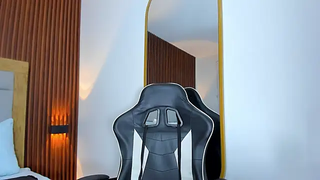 Snapshot of maroly_21 chatting on 1, 11, 2025 maroly 21 online show from 1, 11, 2025