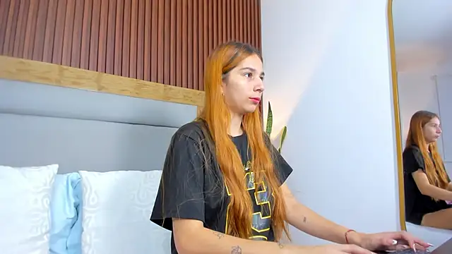 Snapshot of maroly_21 chatting on 27, 11, 2025 maroly 21 online show from 27, 11, 2025