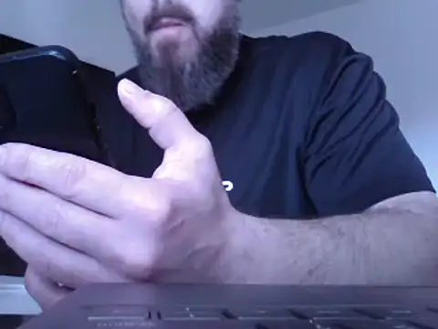 Snapshot of FROL83 chatting on 18, 4, 2026 FROL83 online show from 18, 4, 2026