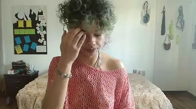 Snapshot of fenixmfx19 chatting on 2, 1, 2025 fenixmfx19 online show from 2, 1, 2025